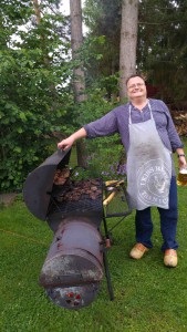 Der Männerkreis hat am 14.6.16 ab 18.30 zu Thüringer Mutzbraten und Bier bei Familie Czerwenka eingeladen. Der Erlös ist für die Pflichtbaurücklage bestimmt.